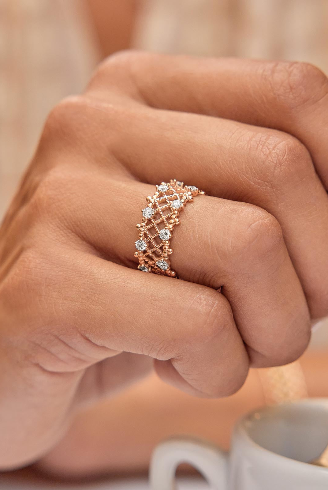 0-85-ct-round-shaped-moissanite-art-deco-wedding-band