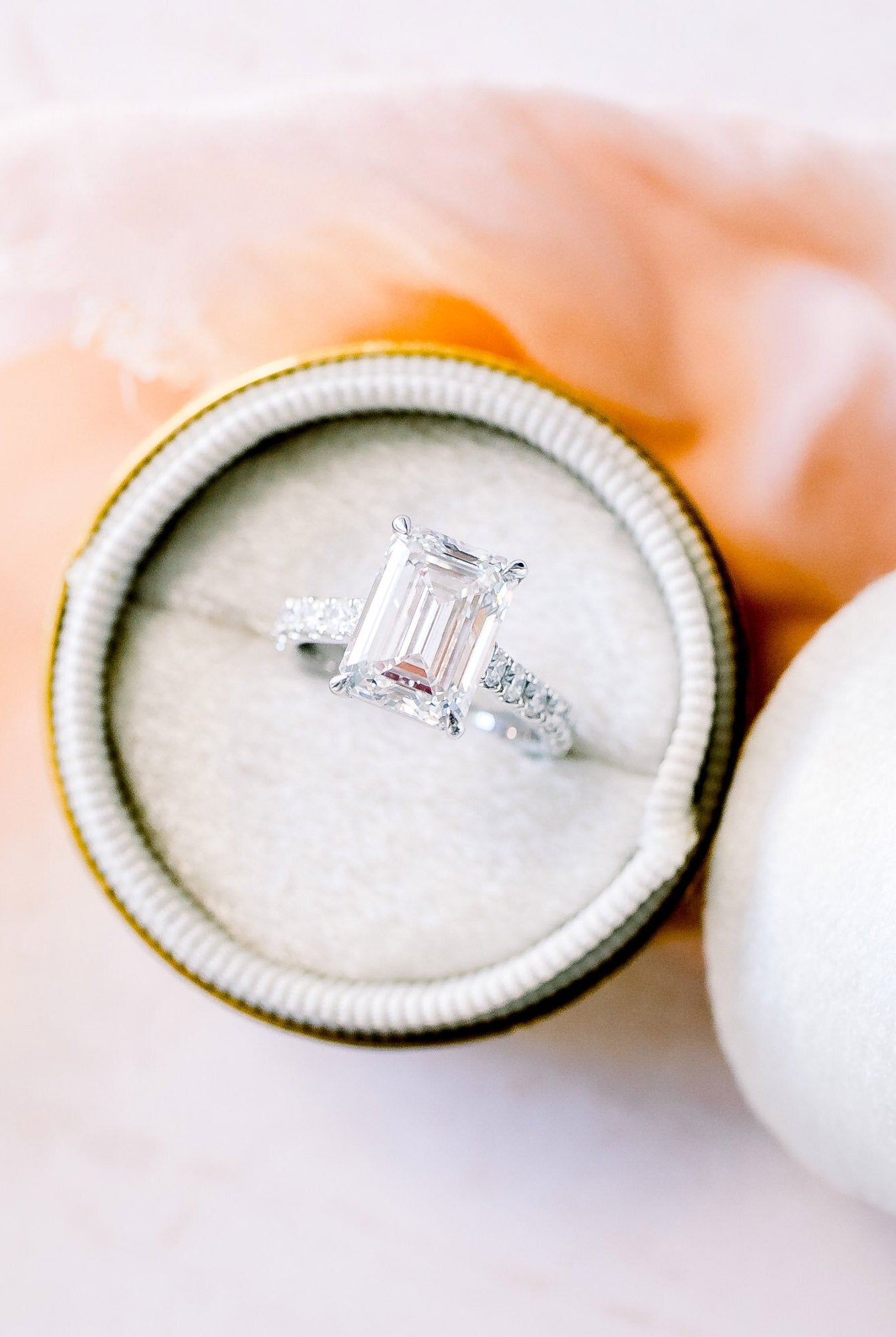 Moissanite diamond pear pendant necklace discounts