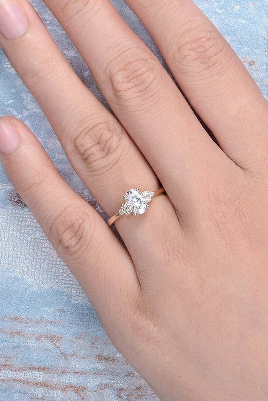1.0CT Oval Cluster Moissanite Diamond Engagement Ring With Solitaire Setting