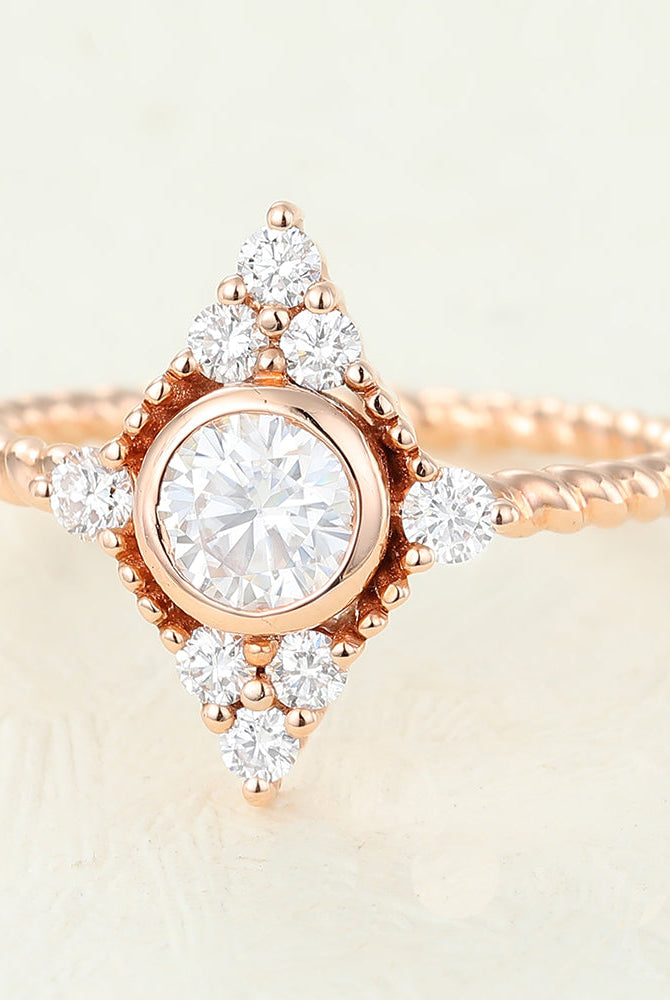 round-shaped-moissanite-vintage-engagement-ring