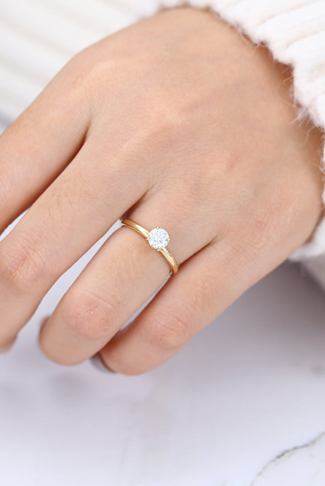 round-shaped-moissanite-solitaire-engagement-ring