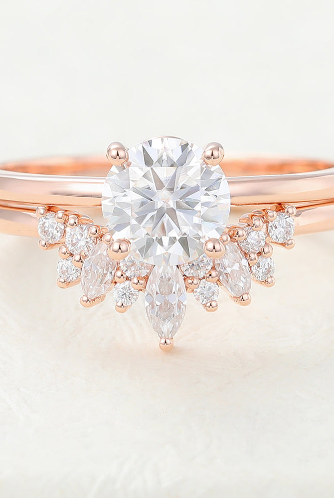 round-moissanite-solitaire-bridal-ring-set-1