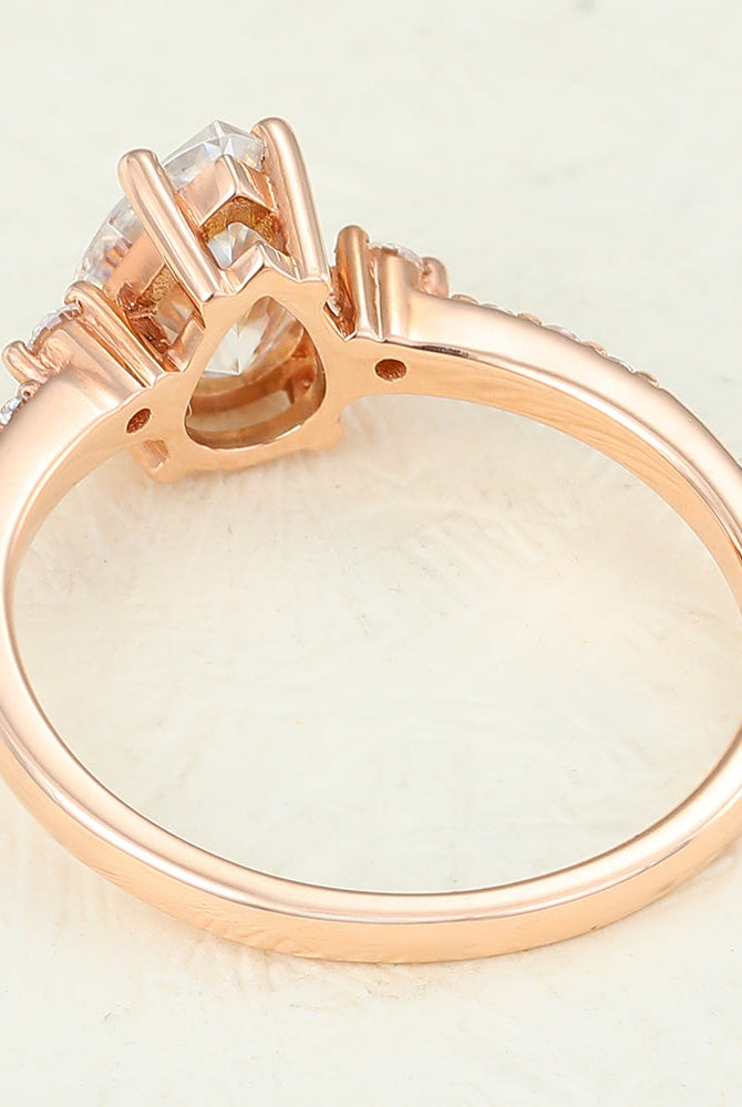 1-0-ct-pear-shaped-moissanite-pave-setting-engagement-ring-7