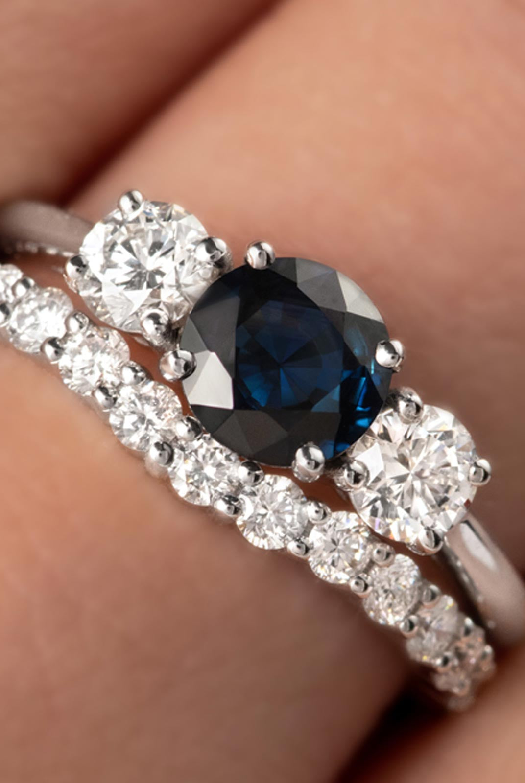 round-shaped-moissanite-semi-eternity-wedding-band