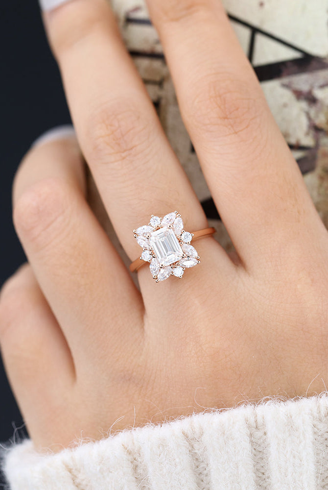 emerald-shaped-moissanite-halo-engagement-ring