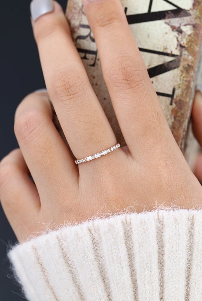 baguette-round-shaped-moissanite-minimalist-wedding-band
