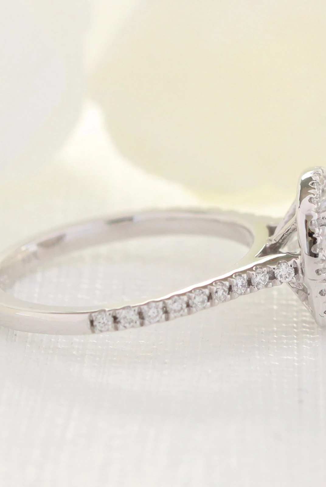 Moissanite wedding jewelry for modern chic wedding