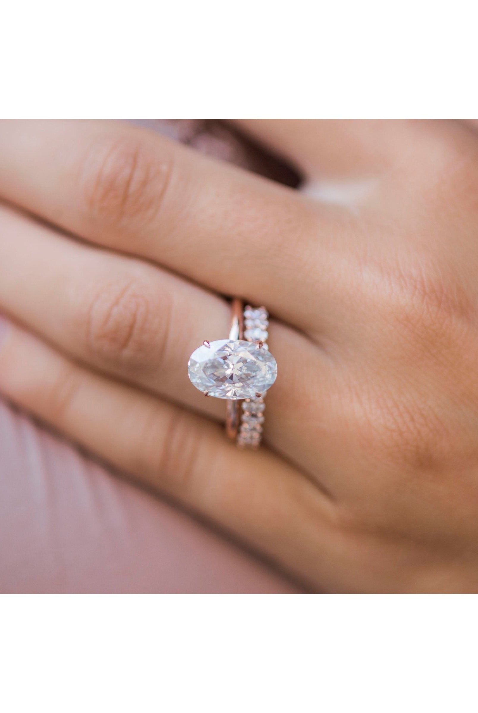 4.0CT Elongated Oval Moissanite Diamond Solitaire Engagement Ring