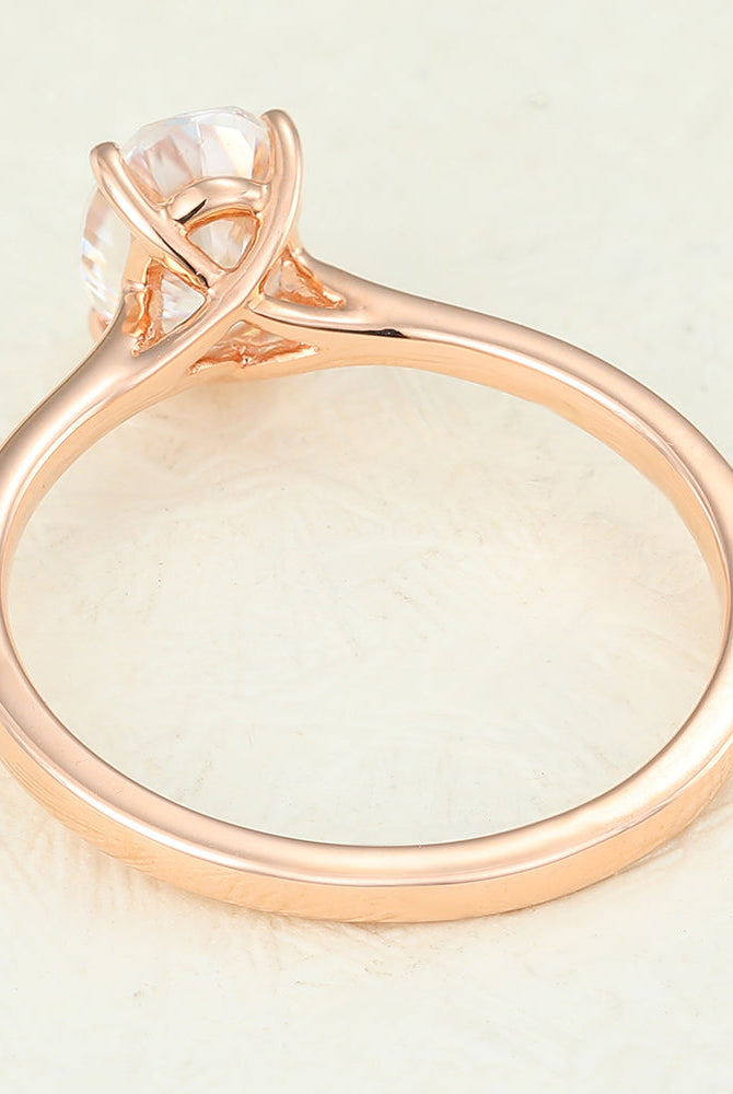 oval-shaped-moissanite-solitaire-engagement-ring-7