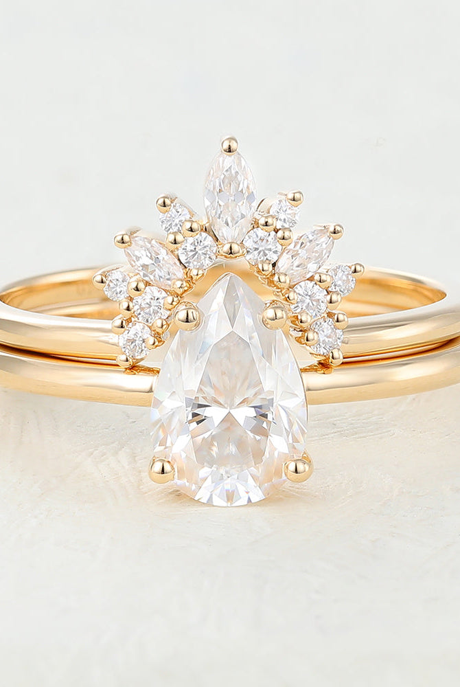 1-33-ct-pear-moissanite-solitaire-bridal-ring-set