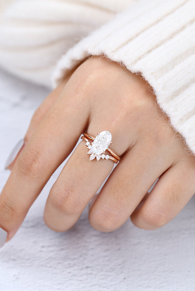 oval-moissanite-solitaire-bridal-ring-set