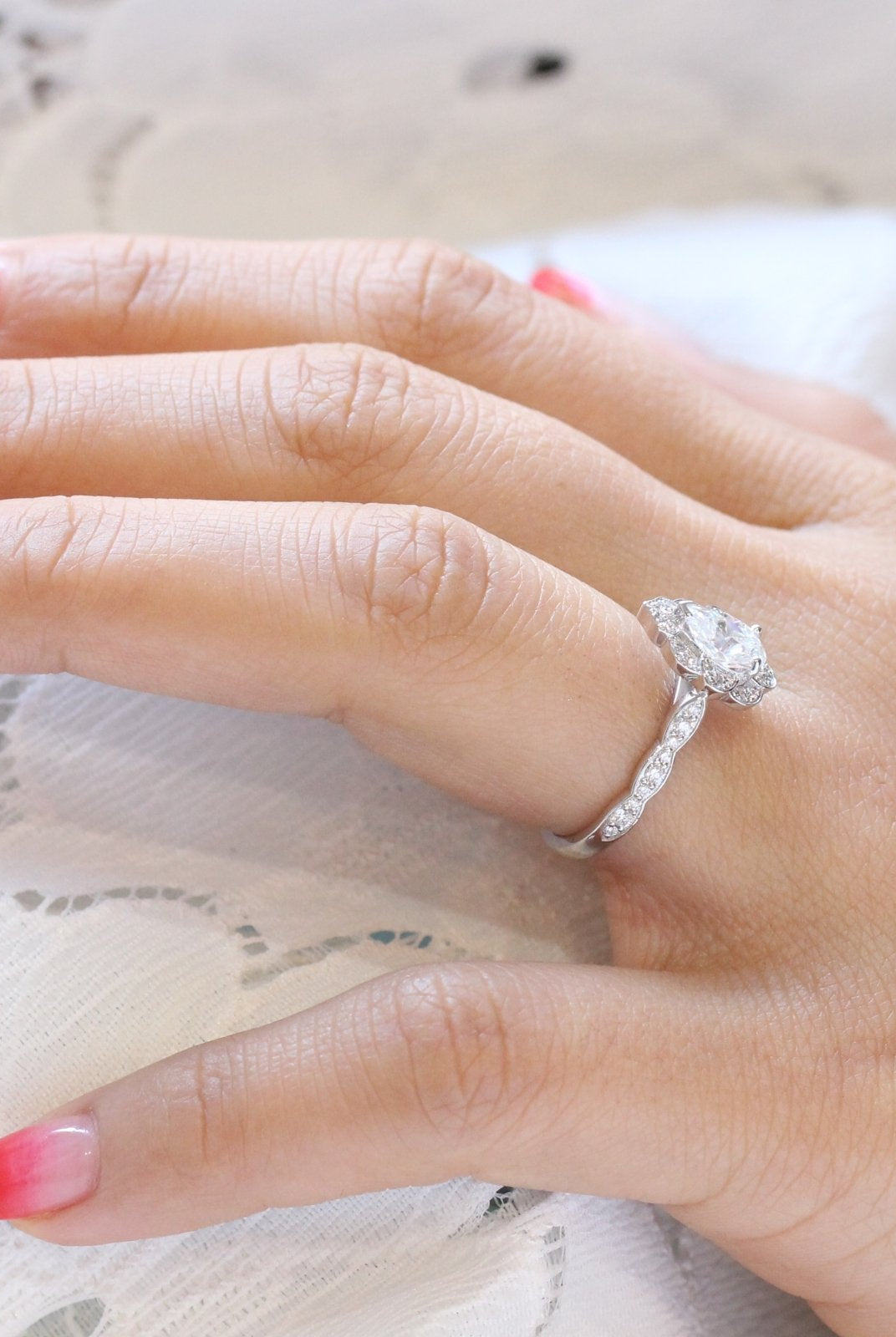 1.0CT Pear Vintage Halo Moissanite Diamond Engagement Ring In Solid Gold