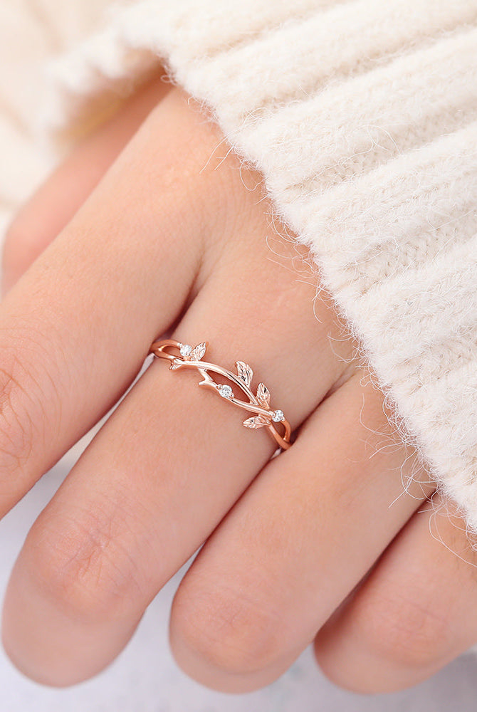 0-042-ct-round-shaped-moissanite-twig-style-wedding-band