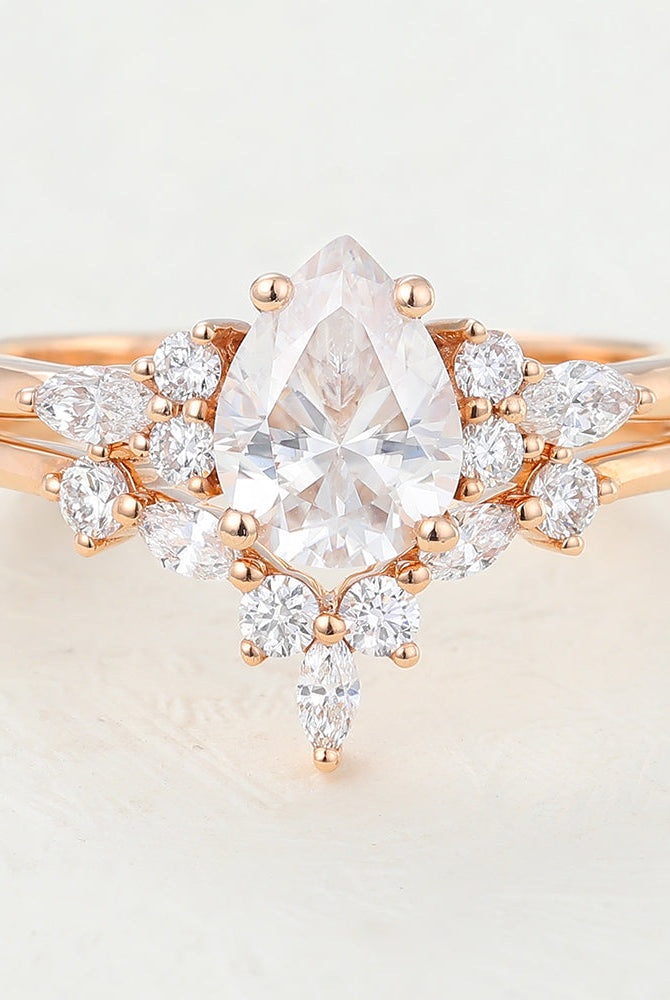 pear-moissanite-cluster-bridal-ring-set