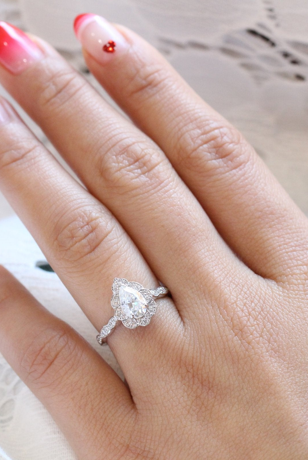 1.0CT Pear Vintage Halo Moissanite Diamond Engagement Ring In Solid Gold