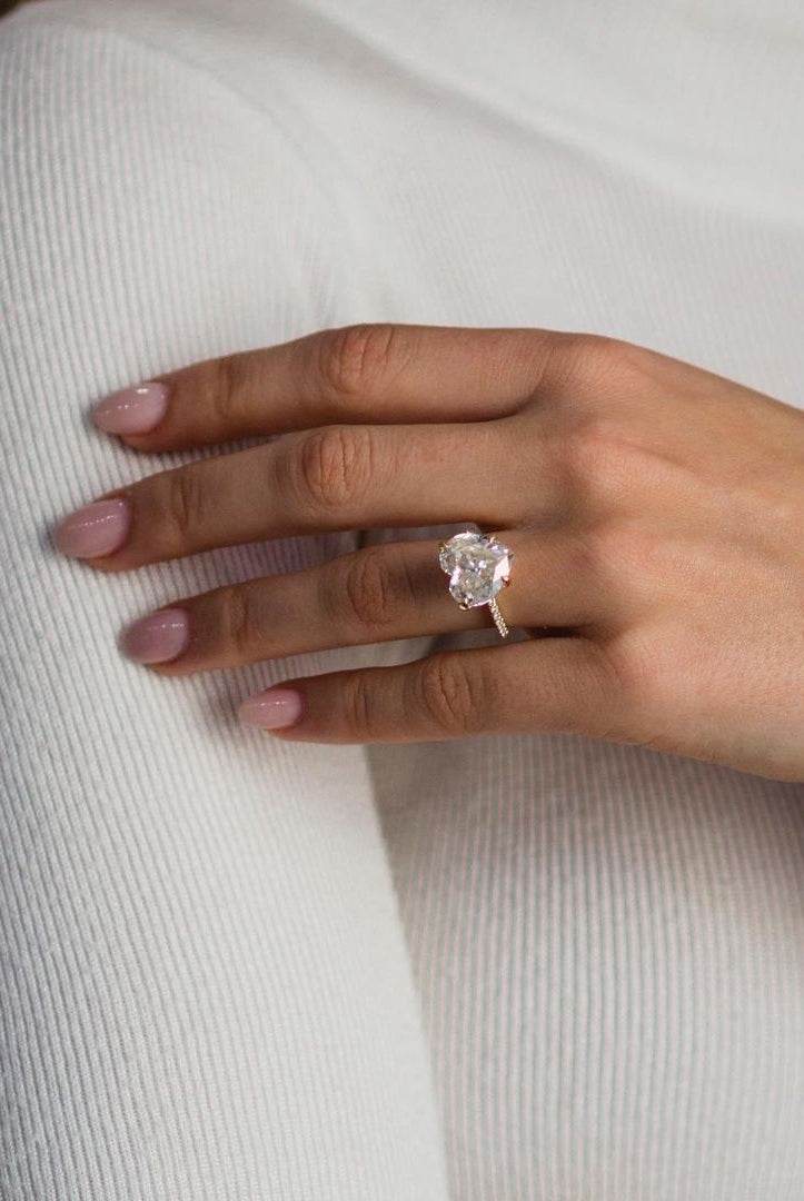 heart-shape-solitaire-moissanite-engagement-ring