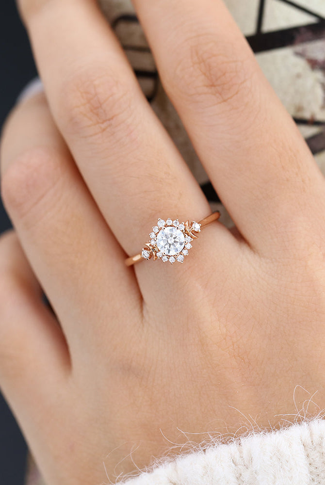 round-shaped-moissanite-cluster-engagement-ring-3