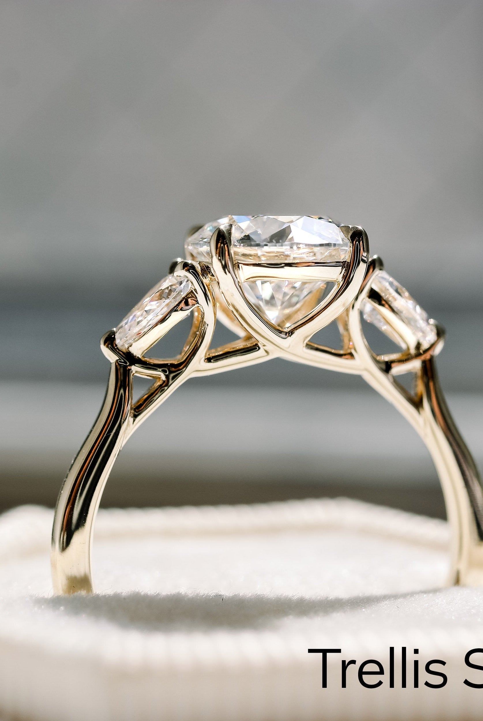 2.0CT Moissanite Ring
