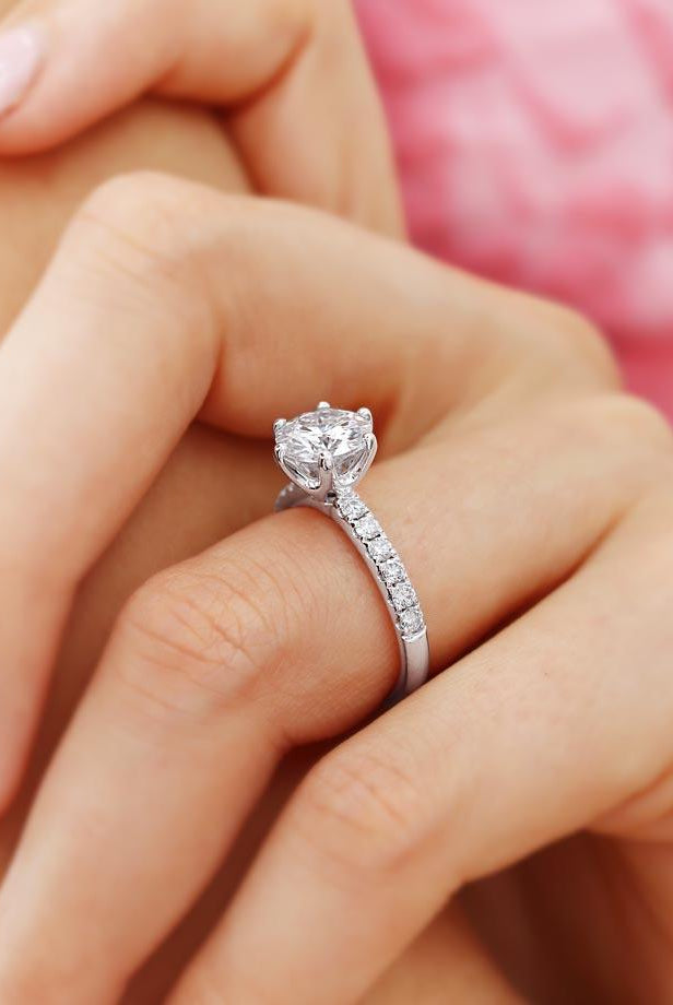 round-shaped-solitaire-moissanite-engagement-ring
