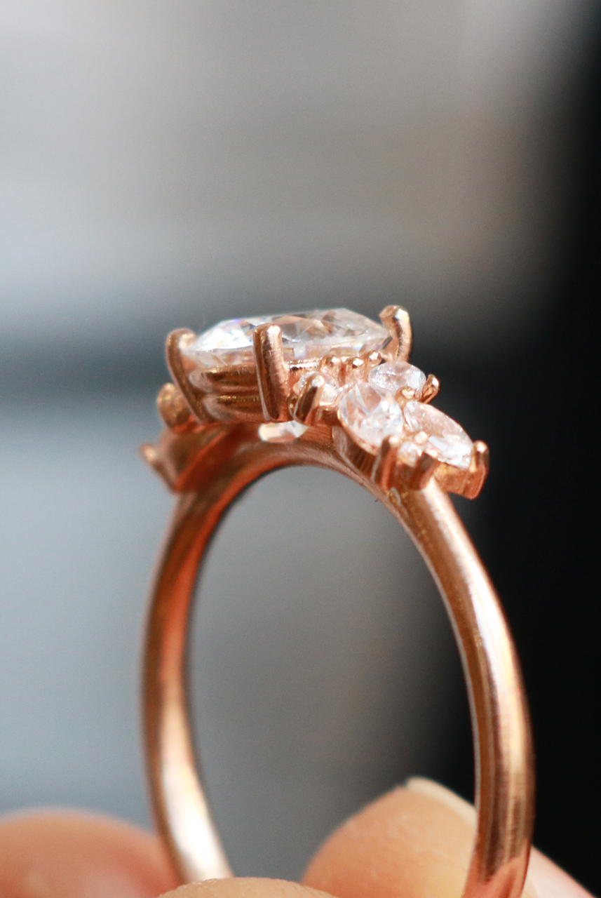 1.0CT Round Cluster Moissanite Diamond Solitaire Engagement Ring