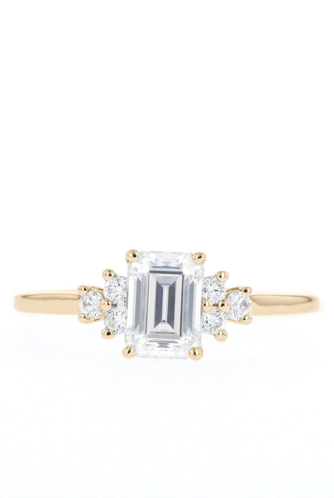 Luxury Emerald Engagement Ring