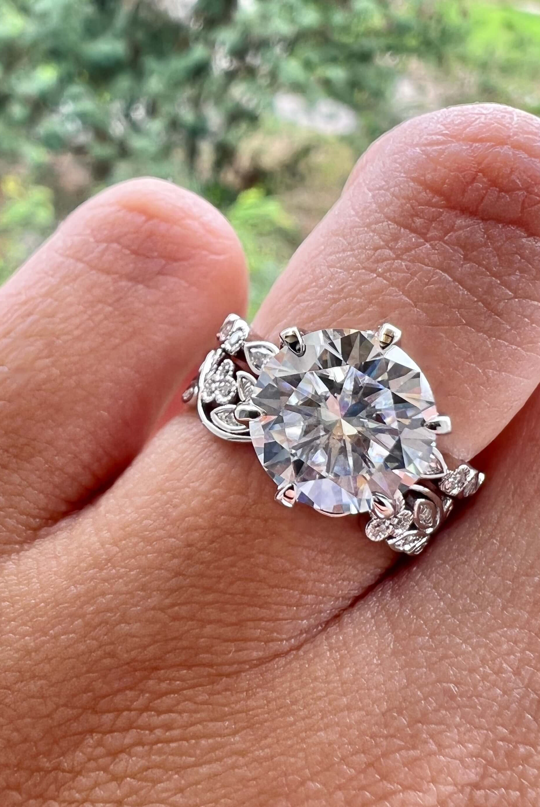 round-cut-pave-moissanite-engagement-ring