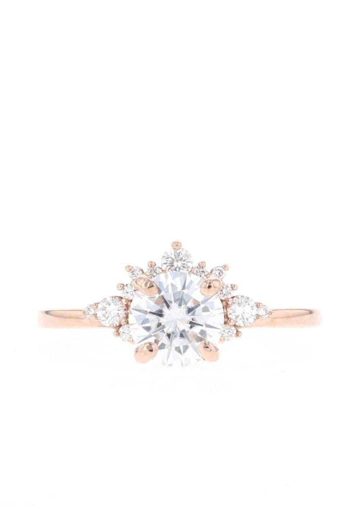Luxury Round Engagement Ring