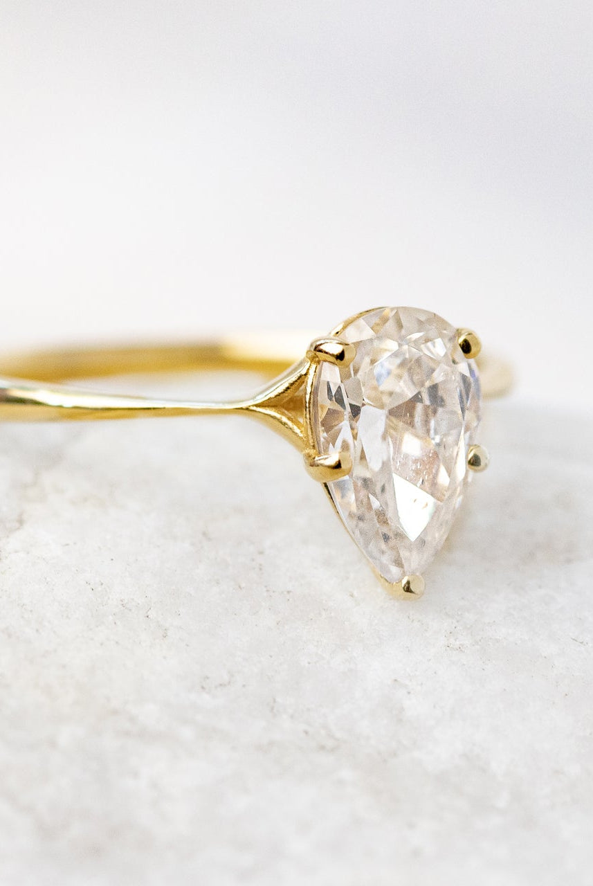 1.33CT Pear Split Shank Moissanite Diamond Solitaire Engagement Ring