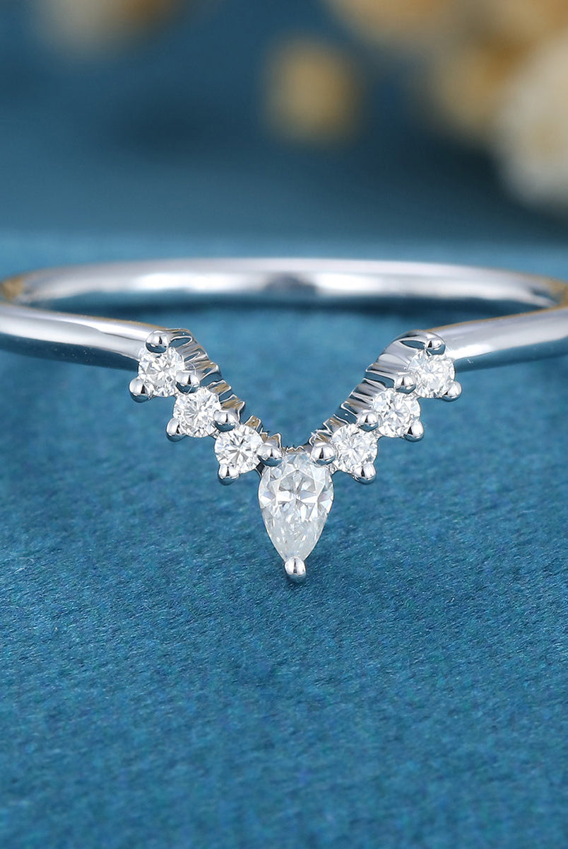 1-40-ct-pear-round-shaped-moissanite-curved-wedding-band