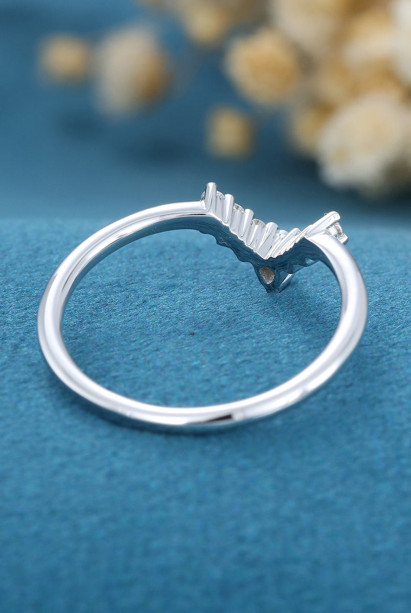 1-40-ct-pear-round-shaped-moissanite-curved-wedding-band