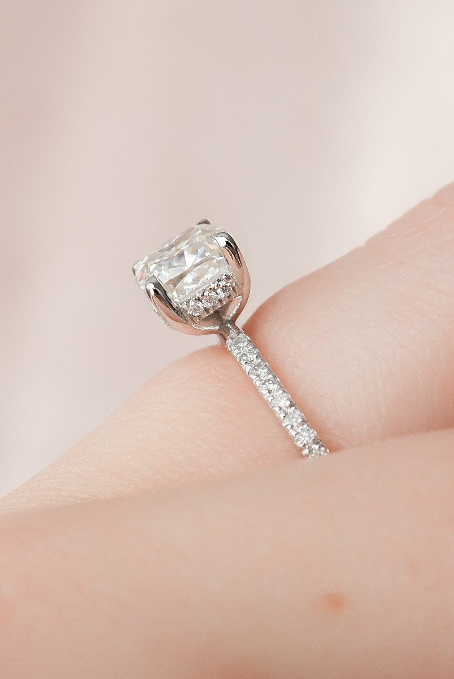 Women's Engagement Ring