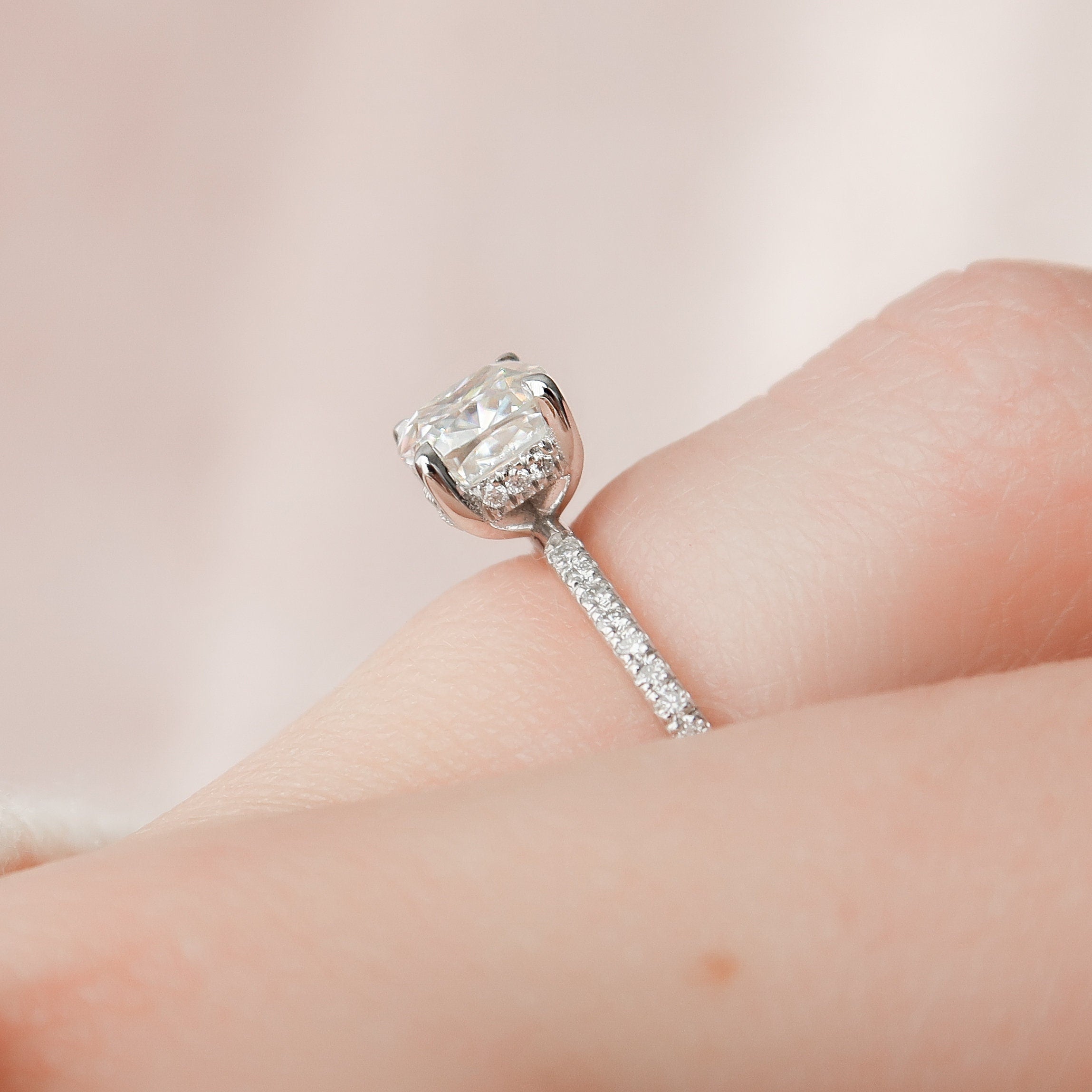 Women's Engagement Ring
