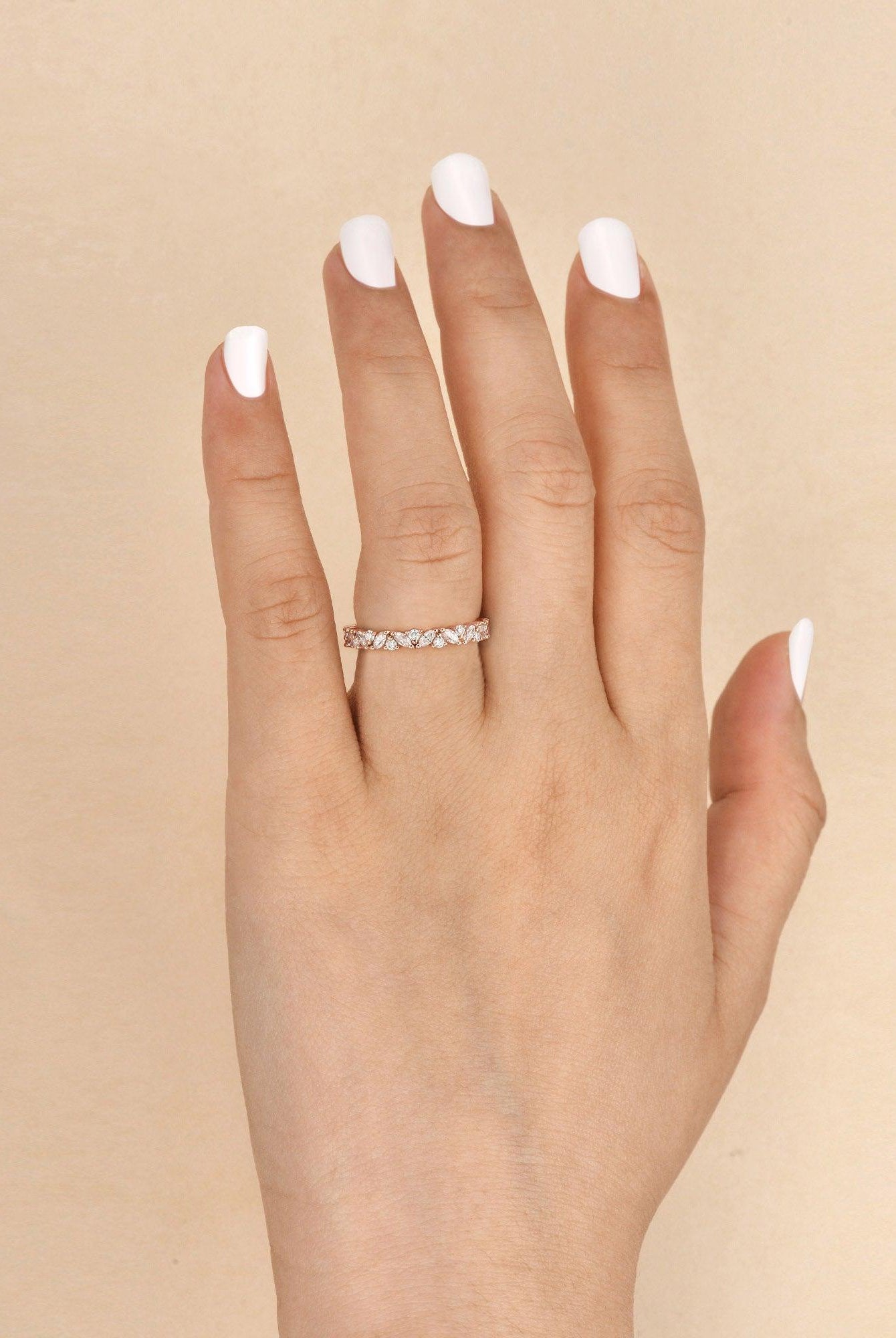 round-and-marquise-alternative-moissanite-wedding-band