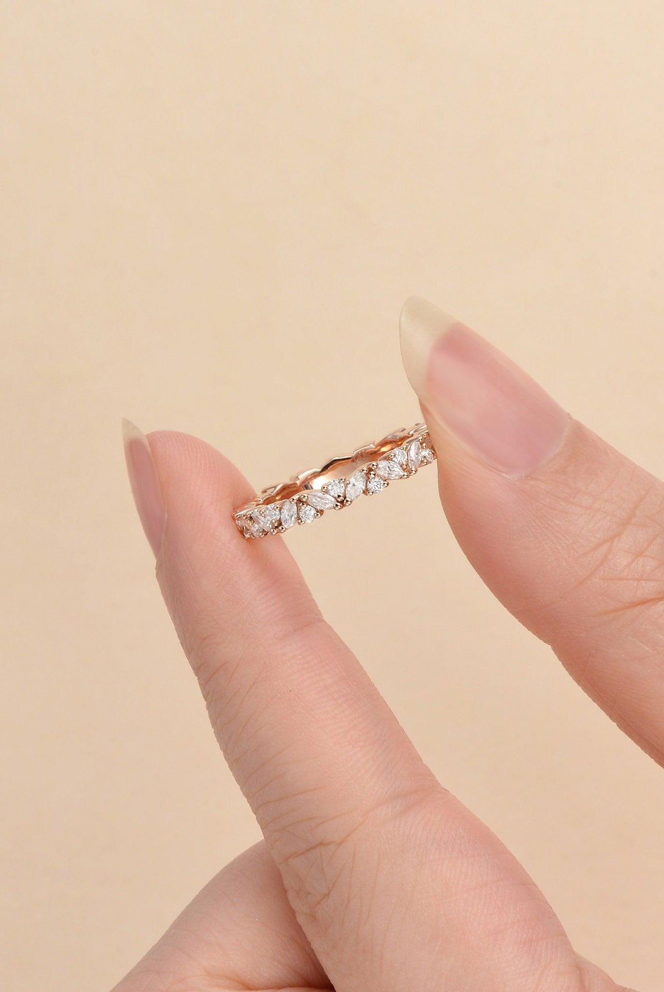 0-4-ct-round-and-marquise-alternative-moissanite-wedding-band