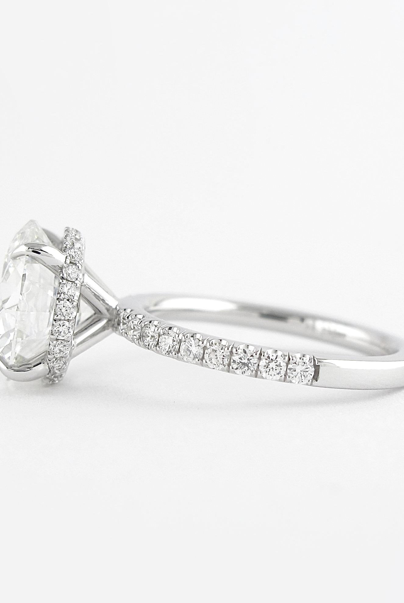 Luxury Moissanite Engagement Ring
