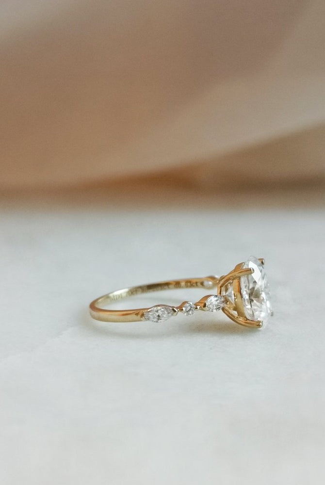 1-70-ct-oval-shaped-moissanite-solitaire-engagement-ring
