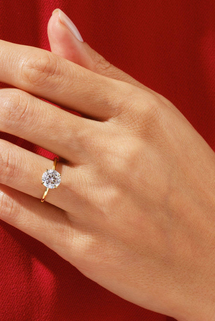 Round Cut Diamond Moissanite Solitaire Engagement Ring For Women