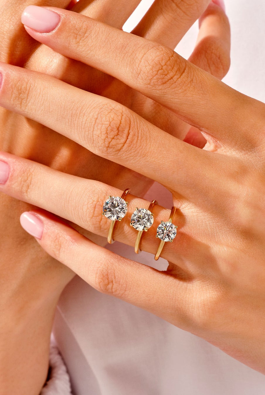 Round Cut Diamond Solitaire Moissanite Engagement Ring For Her