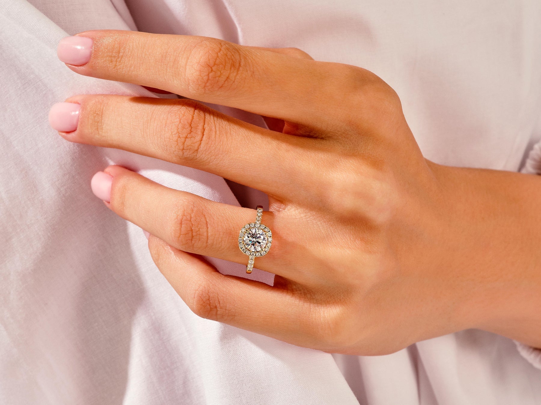 Round Cut Diamond Halo Moissanite Engagement Ring For Women