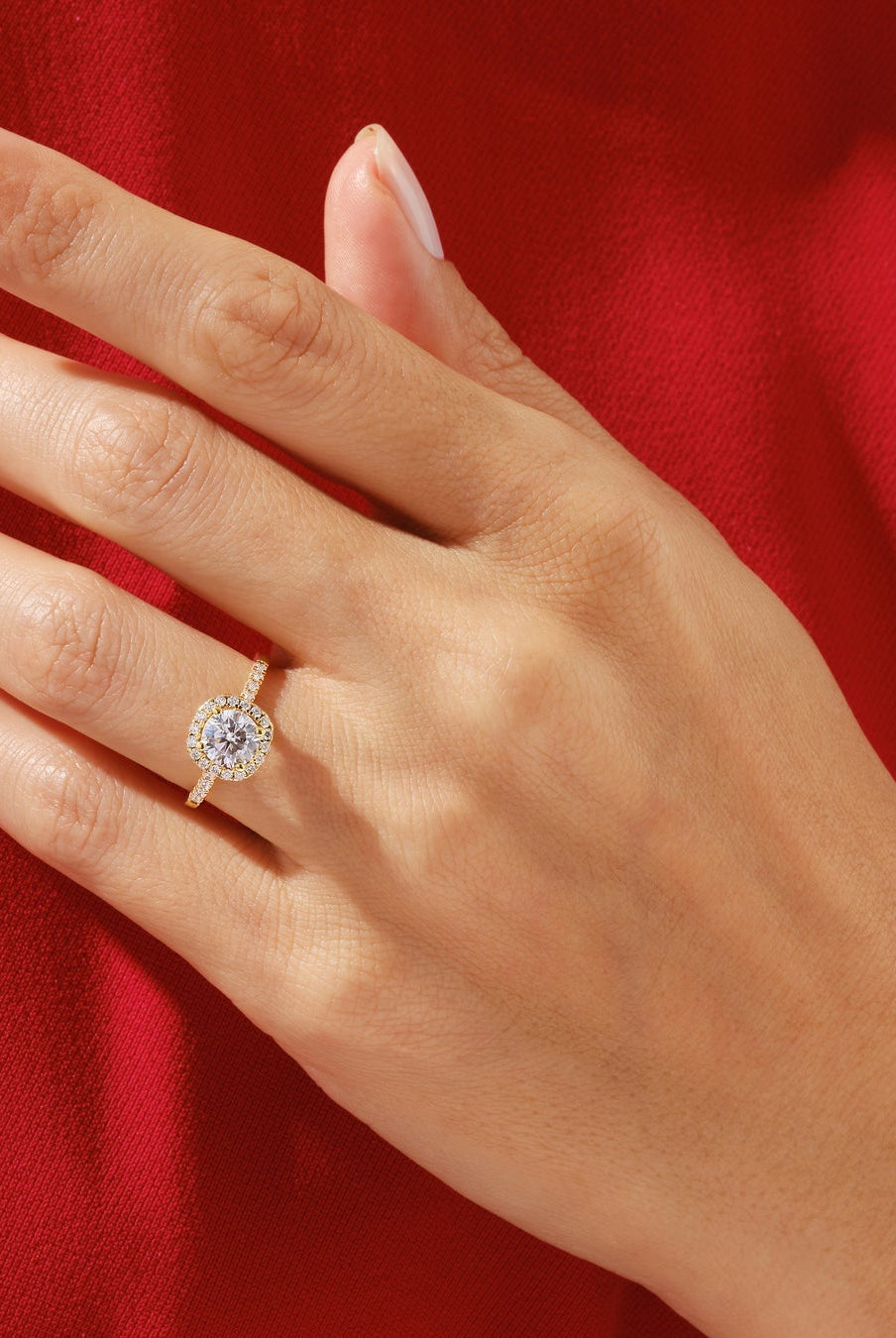 Round Cut Diamond Halo Moissanite Engagement Ring For Women