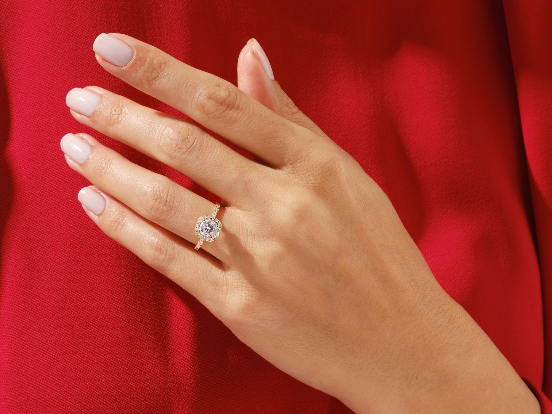 Round Cut Diamond Halo Moissanite Engagement Ring For Women