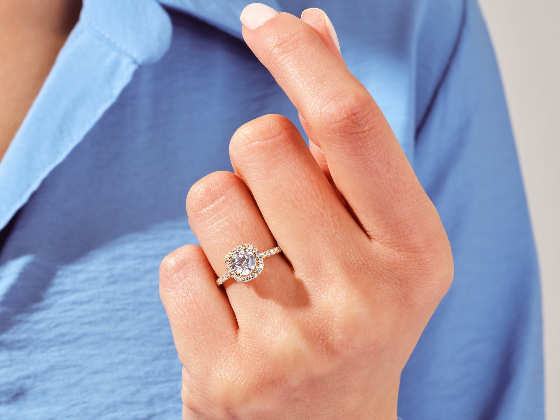 Round Cut Diamond Halo Moissanite Engagement Ring For Women