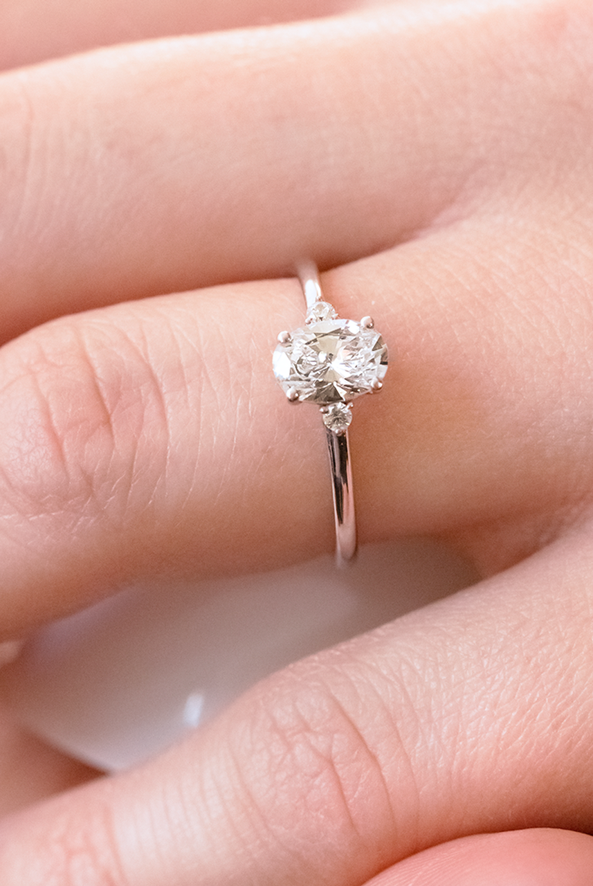 1.33CT Oval Three Stone Moissanite Diamond Solitaire Engagement Ring In 18K Solid Gold