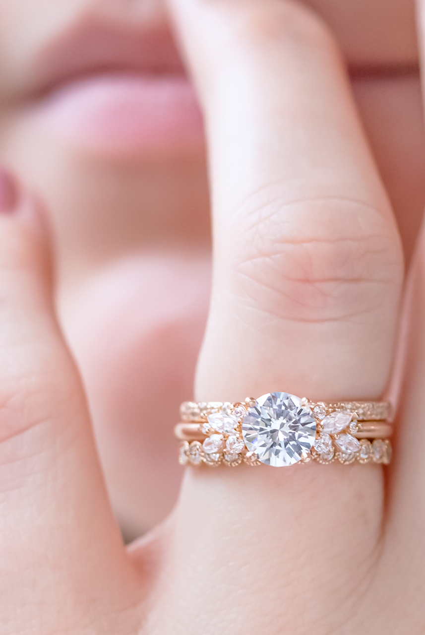 1.0CT Round Cluster Moissanite Diamond Solitaire Engagement Ring