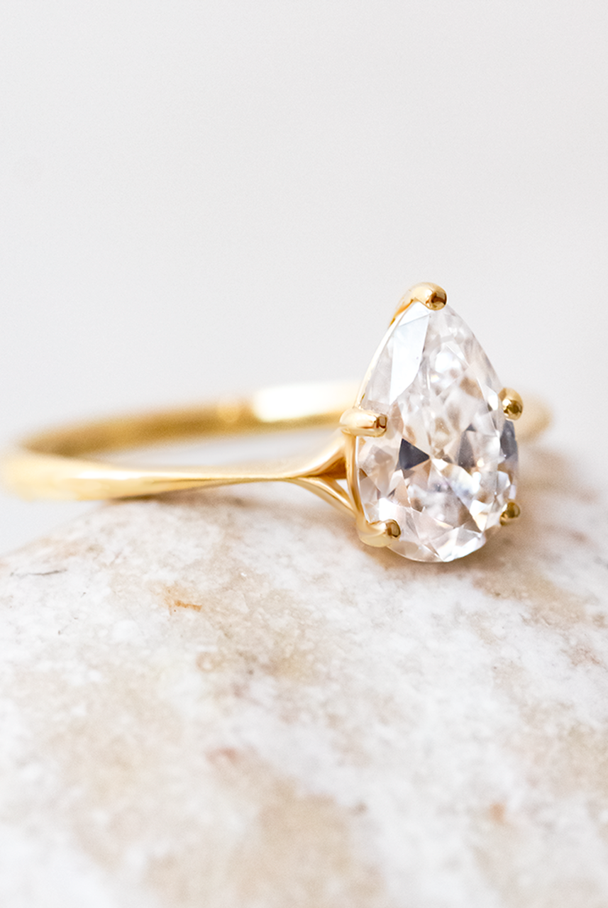 1.33CT Pear Split Shank Moissanite Diamond Solitaire Engagement Ring
