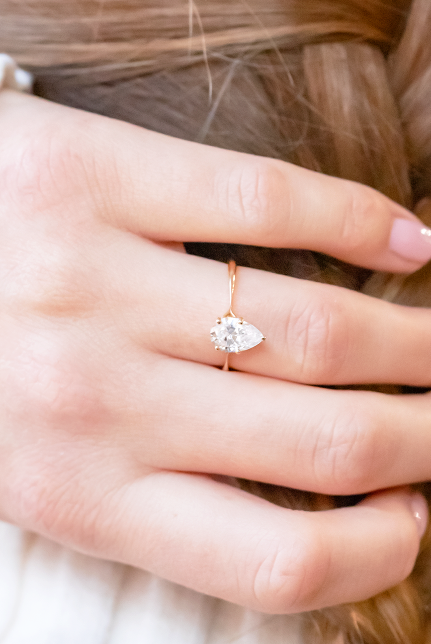1.33CT Pear Split Shank Moissanite Diamond Solitaire Engagement Ring