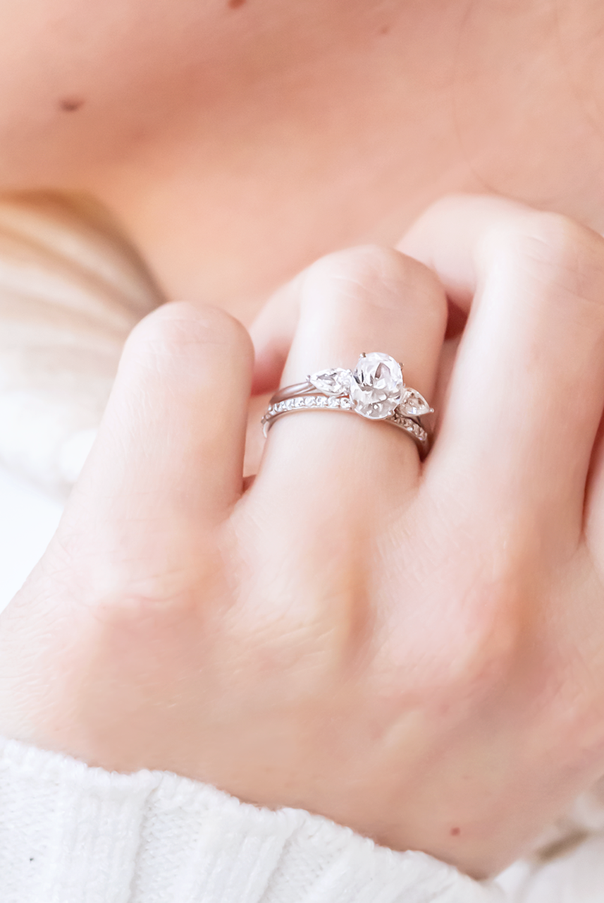 1.33CT Oval Three Stone Moissanite Diamond Solitaire Engagement Ring For Her