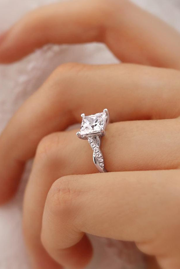 princess-shaped-moissanite-solitaire-twisted-style-engagement-ring-2