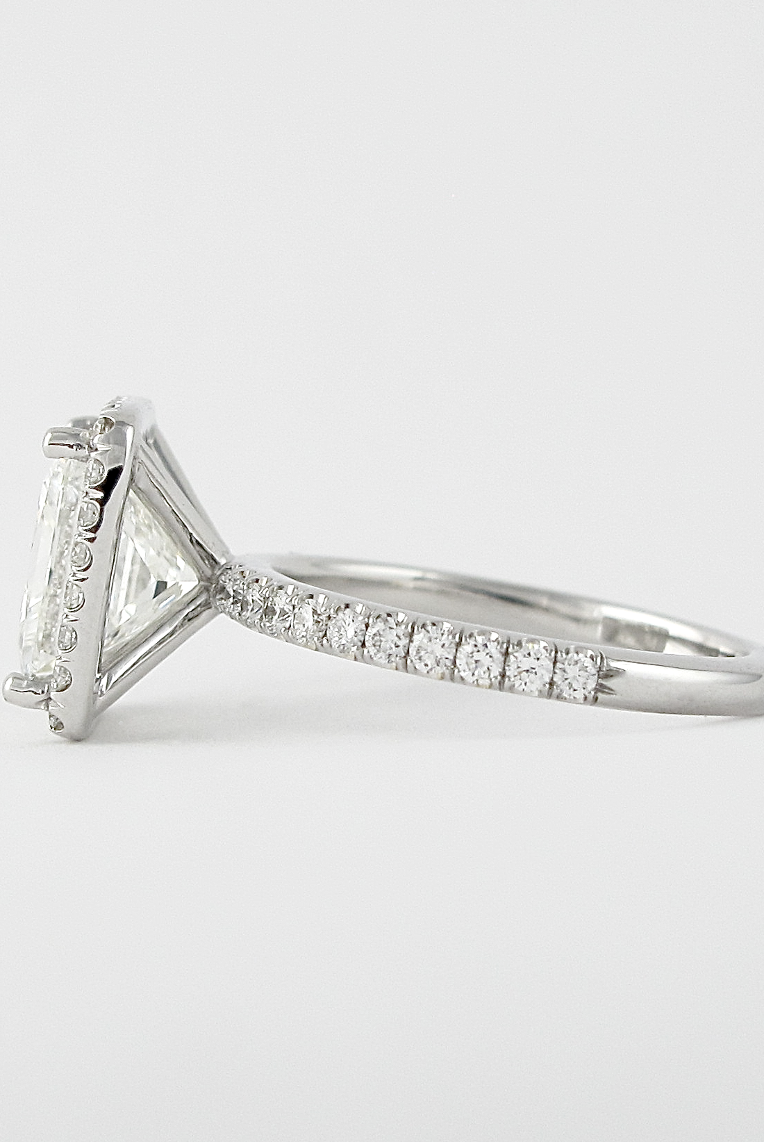 Luxury Moissanite Engagement Ring