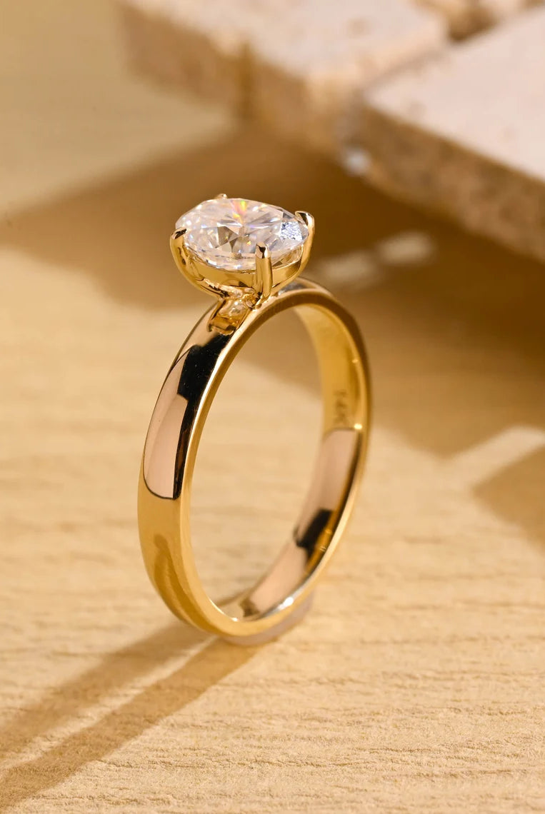 Oval Cut Engagement Ring